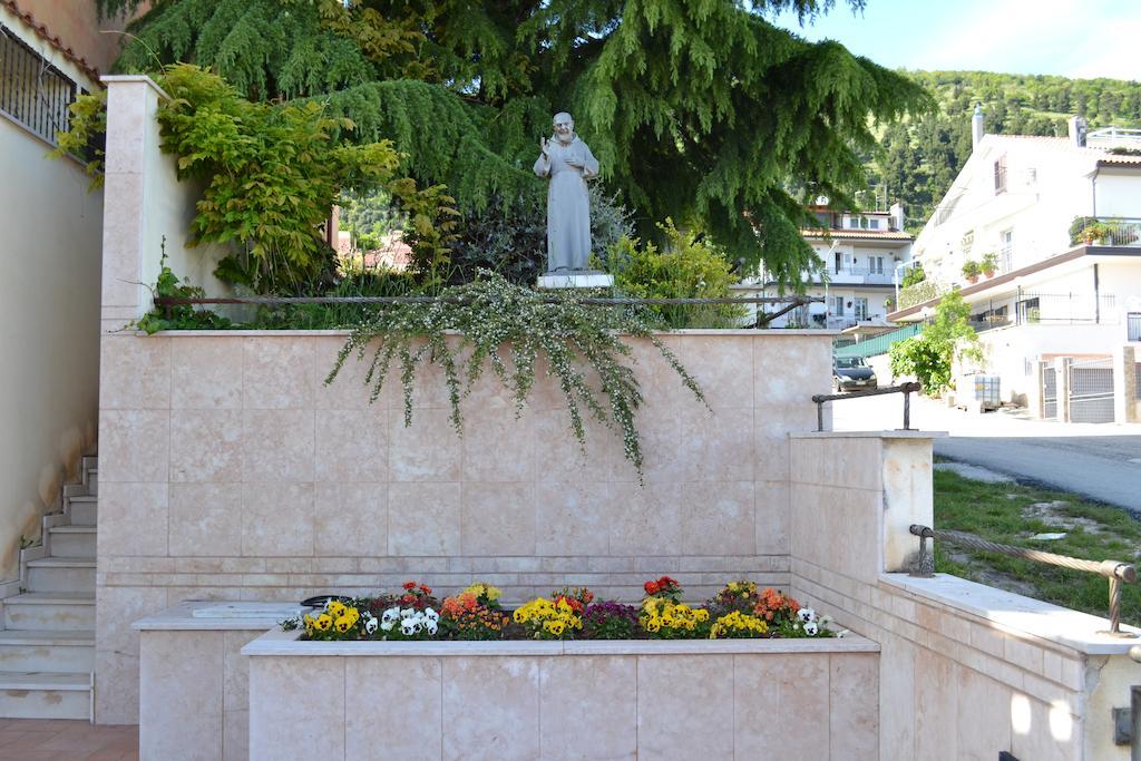 Hotel Valle Rossa San Giovanni Rotondo Luaran gambar