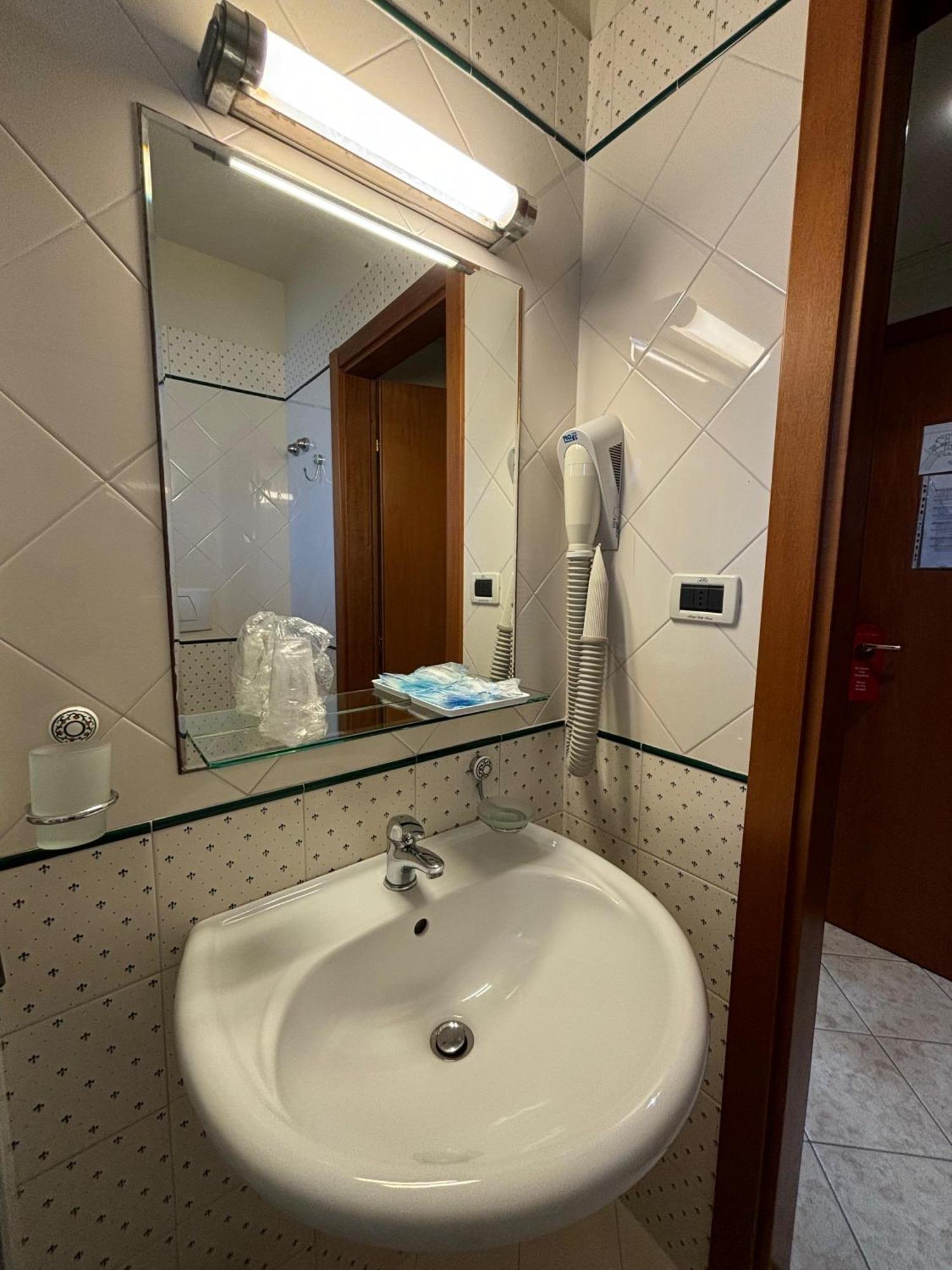 Hotel Valle Rossa San Giovanni Rotondo Luaran gambar
