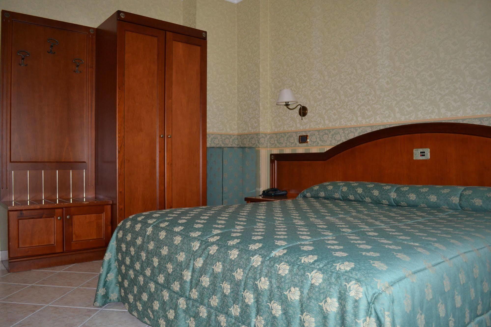 Hotel Valle Rossa San Giovanni Rotondo Luaran gambar