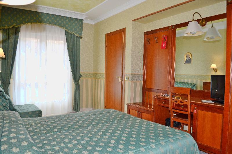 Hotel Valle Rossa San Giovanni Rotondo Luaran gambar